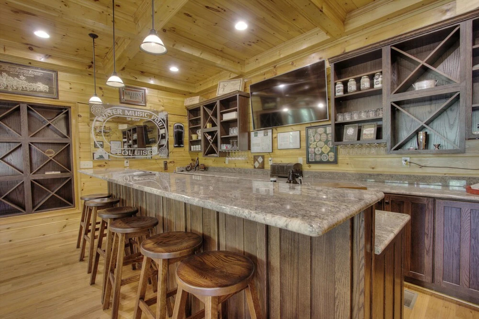 Birds Creek Mansion 650 - Six Bedroom Cabin