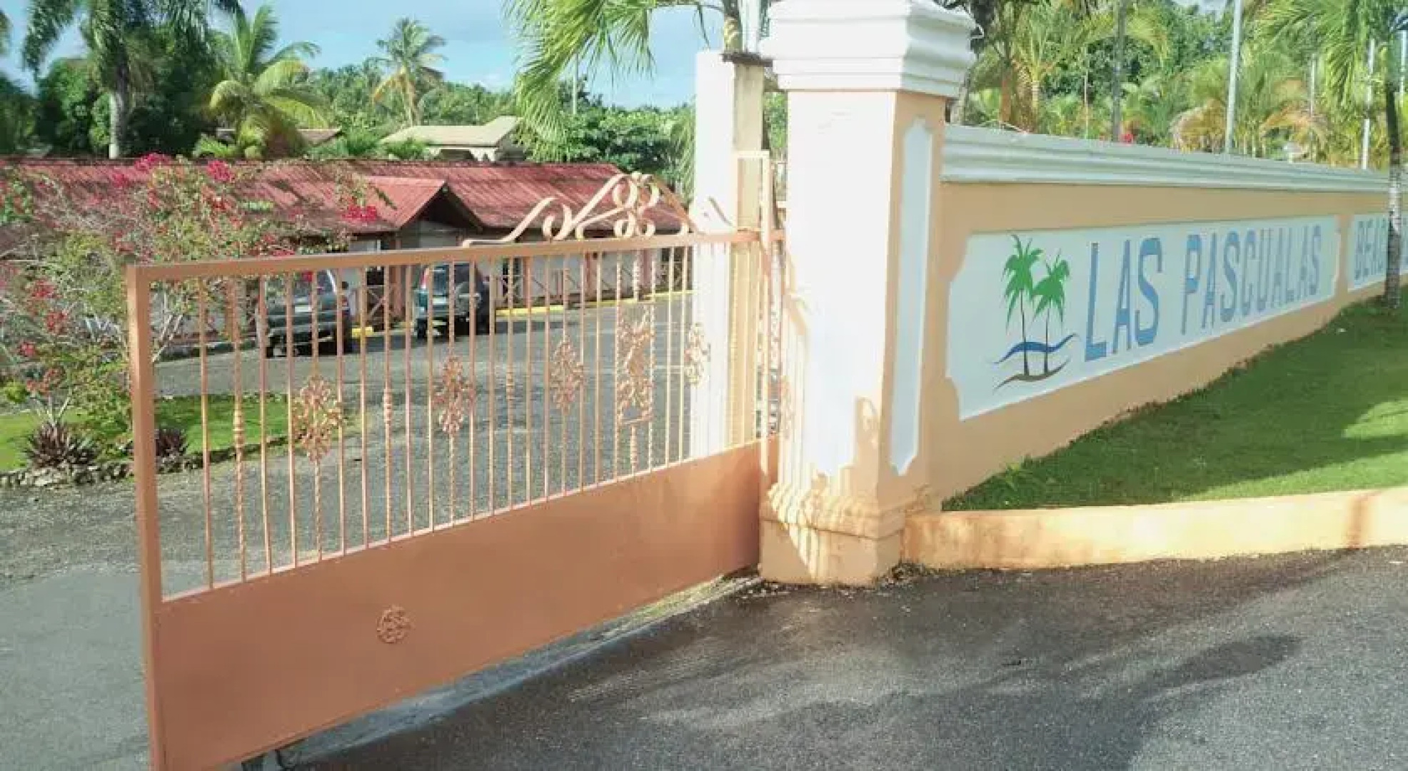 Las Pasqualas Beach Resort