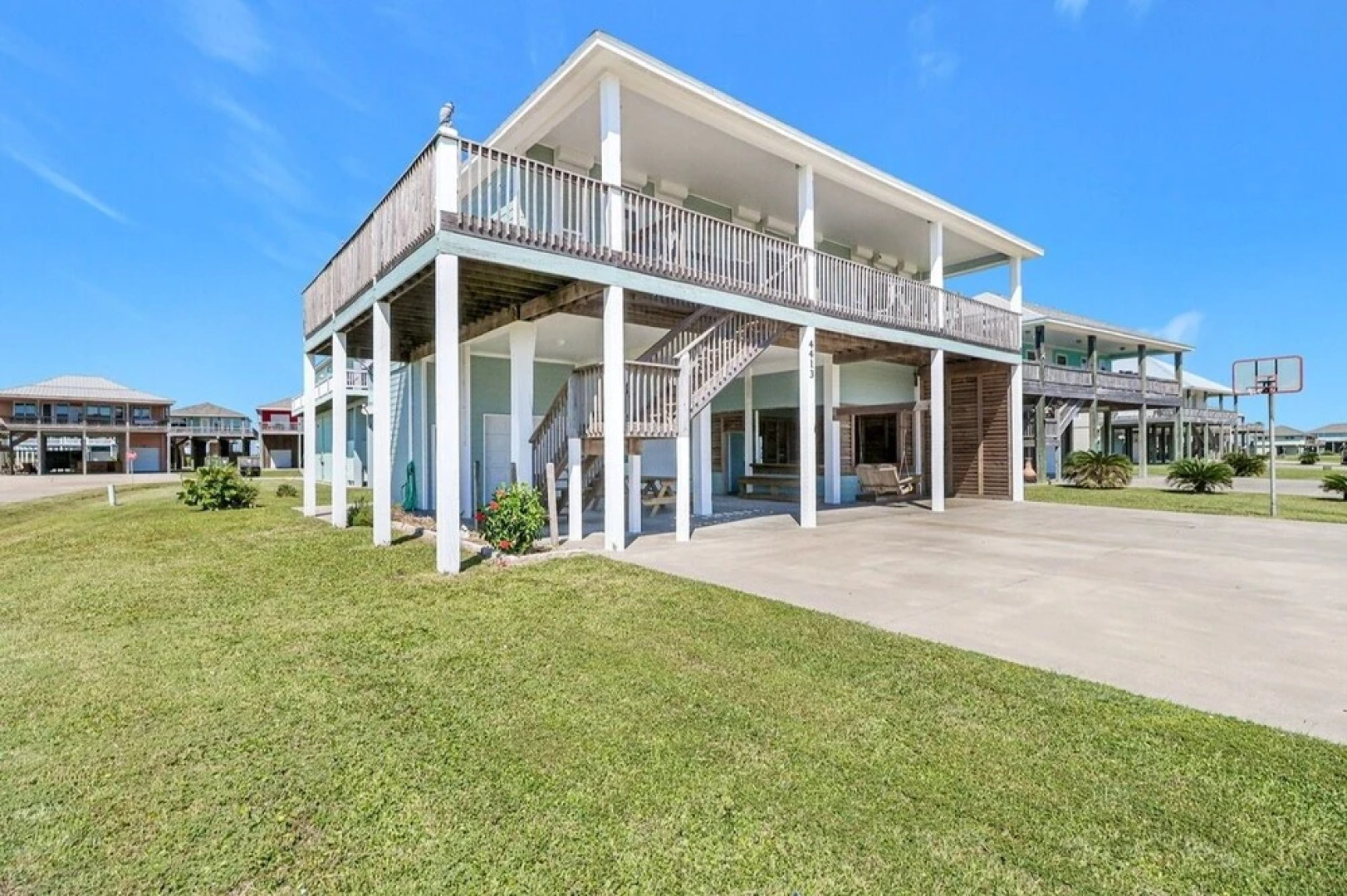 Chateau Mingo 3 Bedroom Home by RedAwning