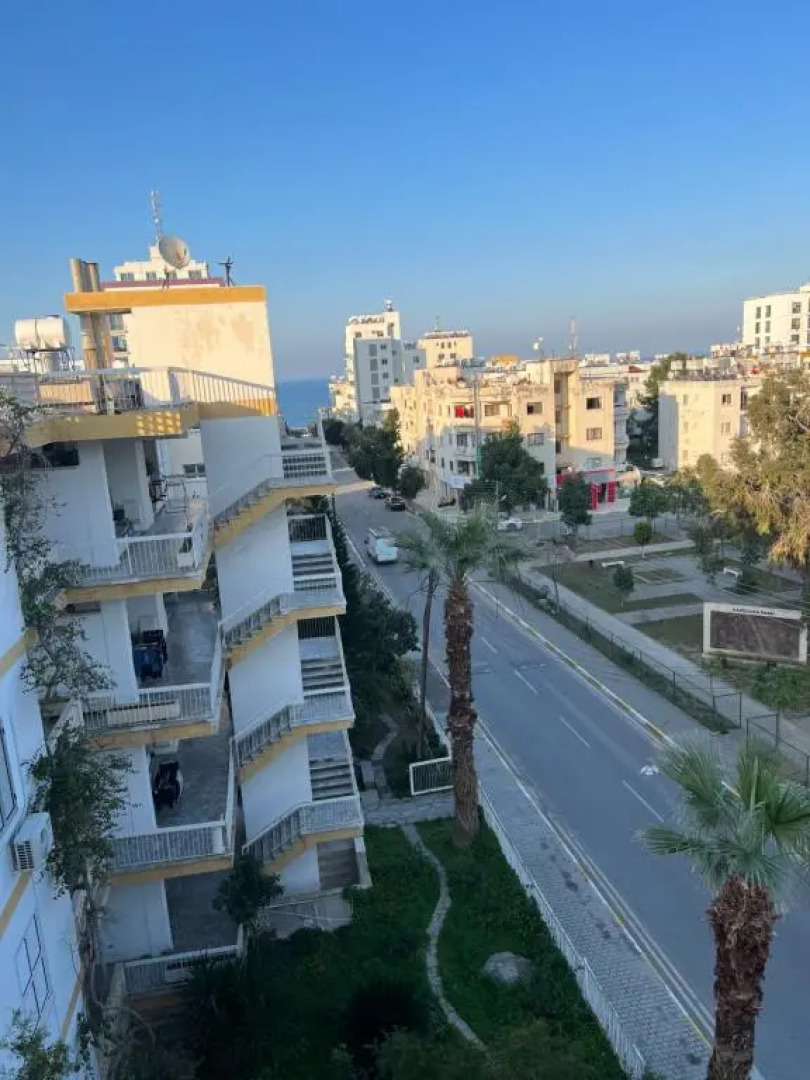 Girne Center 3 rooms 150 m to Beach