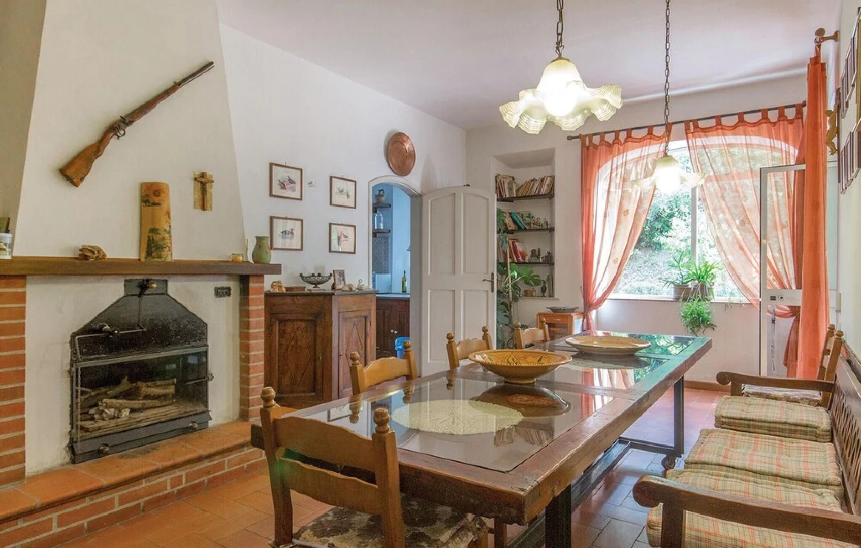 Beautiful Home in Crespina PI With 5 Bedrooms, Wifi and Private Swimming Pool