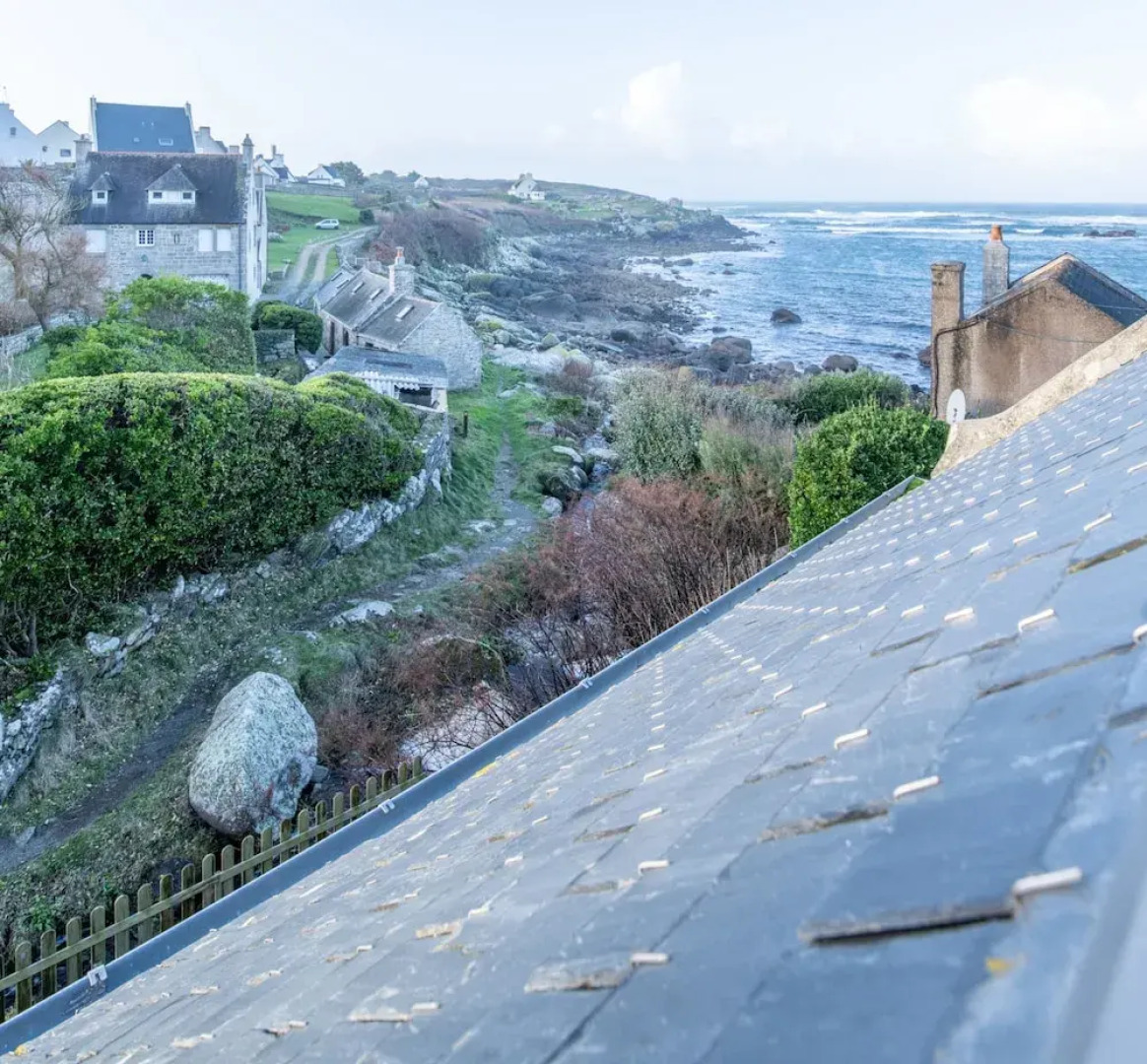 Small Cocoon for 2 by the sea