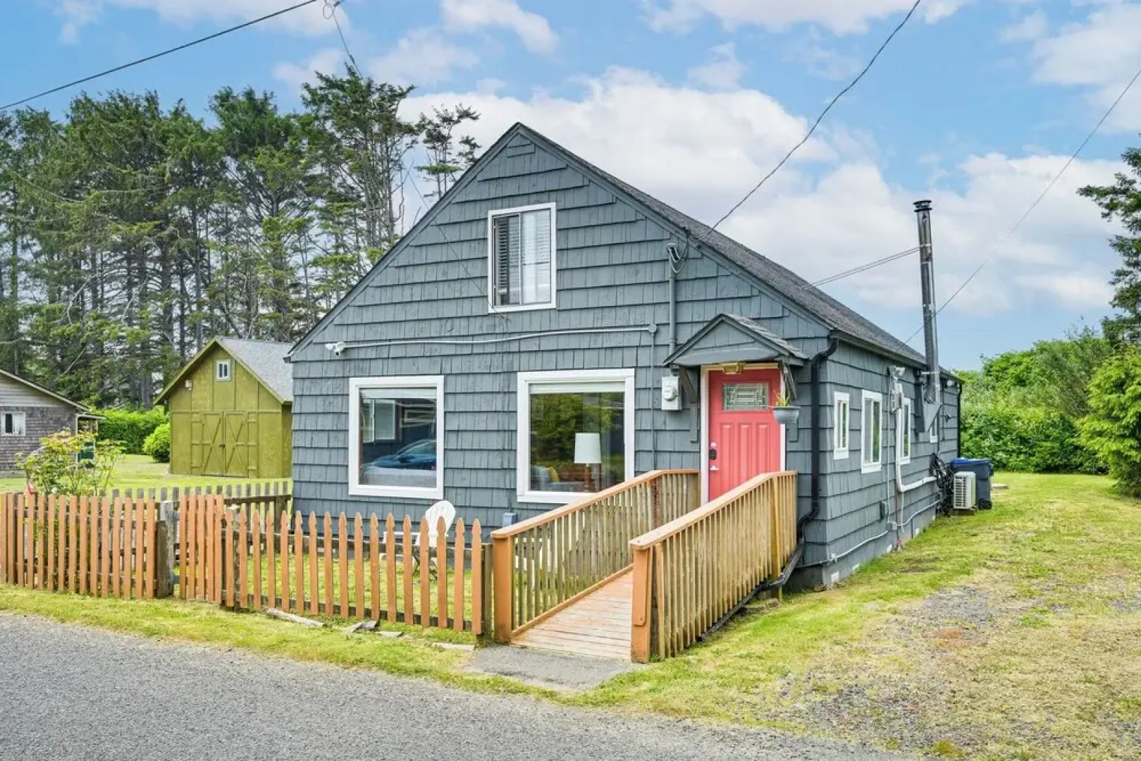 Walk to Beach: Charming Home - 3 Mi to Seabrook