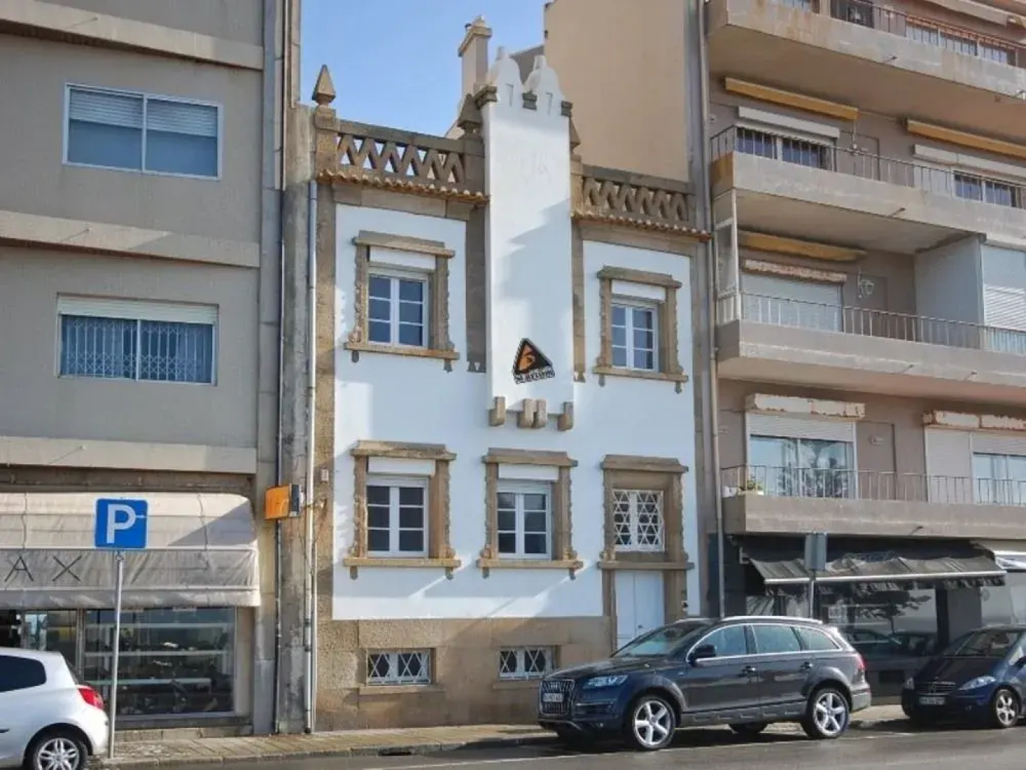 Surfivor Porto Surf Hostel