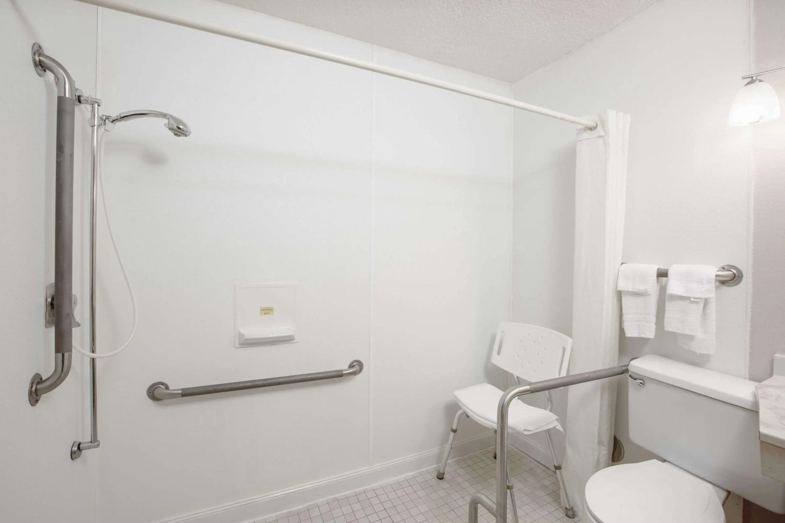 Super 8 by Wyndham Worthington Minnesota