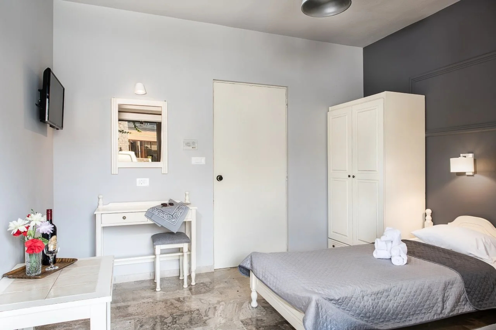 Lia Apartments