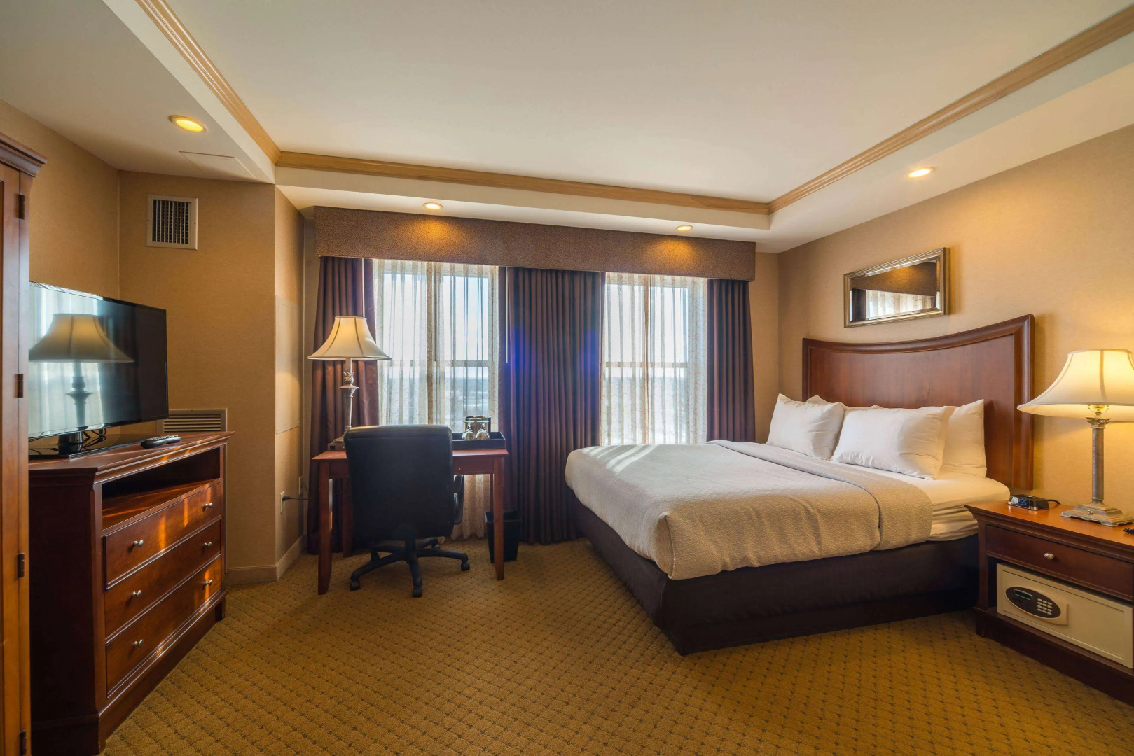 Ambassador Hotel Milwaukee, Trademark Collection by Wyndham