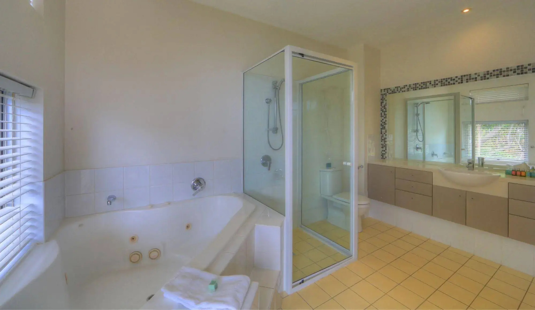 Rainbow Ocean Palms Resort