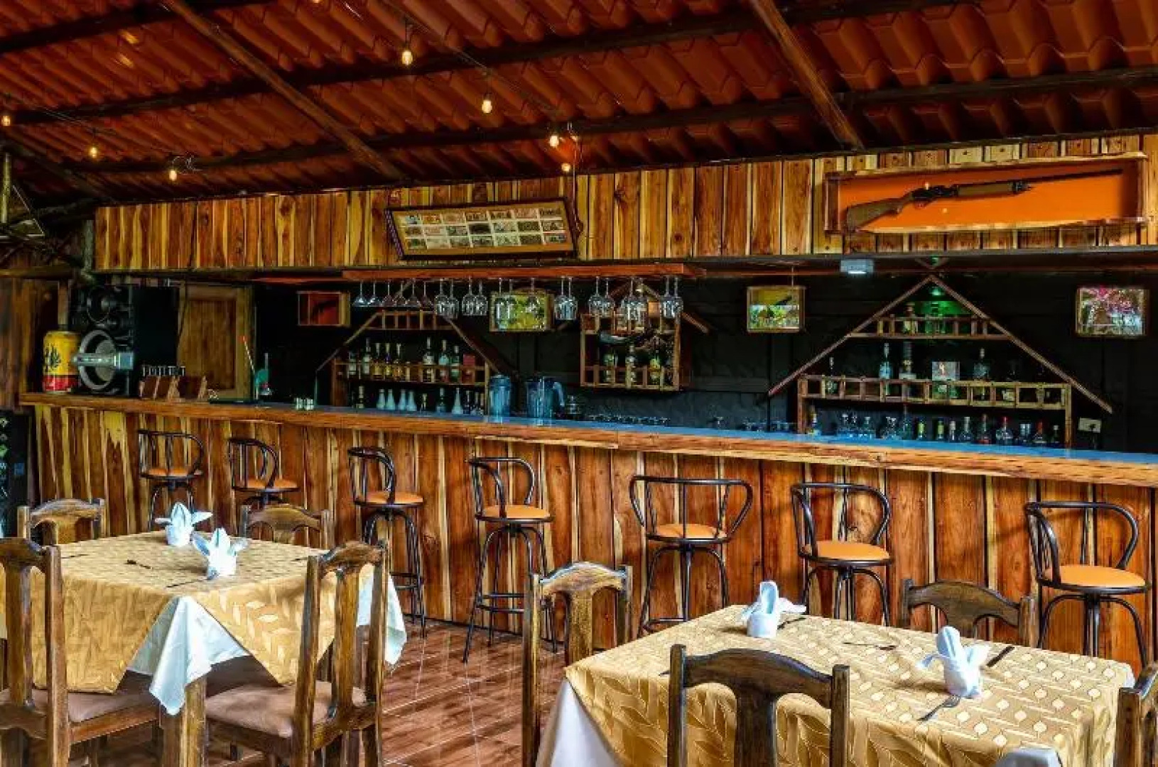 Hotel Heliconias Nature Inn & Hot Springs