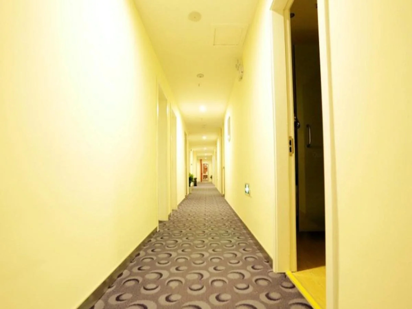 7Days Inn Nanjing Tianyin Avenue Metro Station