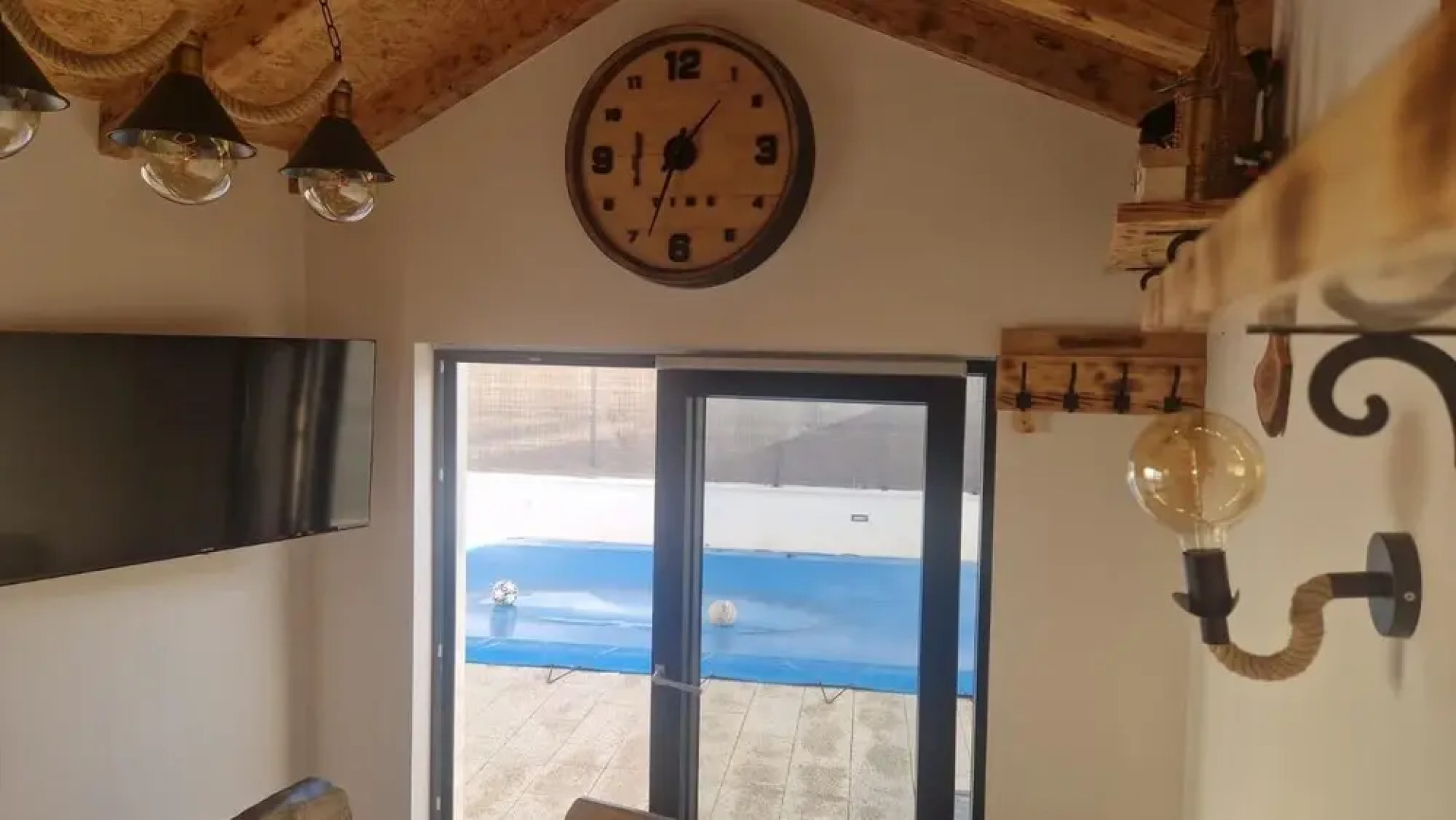 Shadesofblue M & M Sleeps 4 With Pool