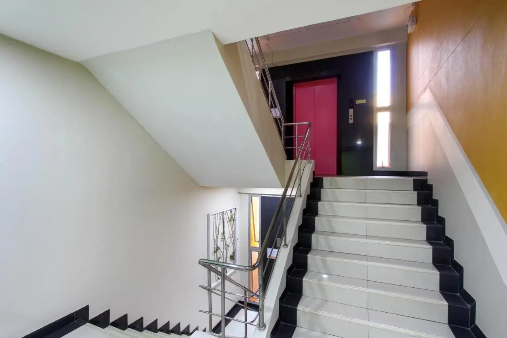 Fullroom 77 Srinakarin