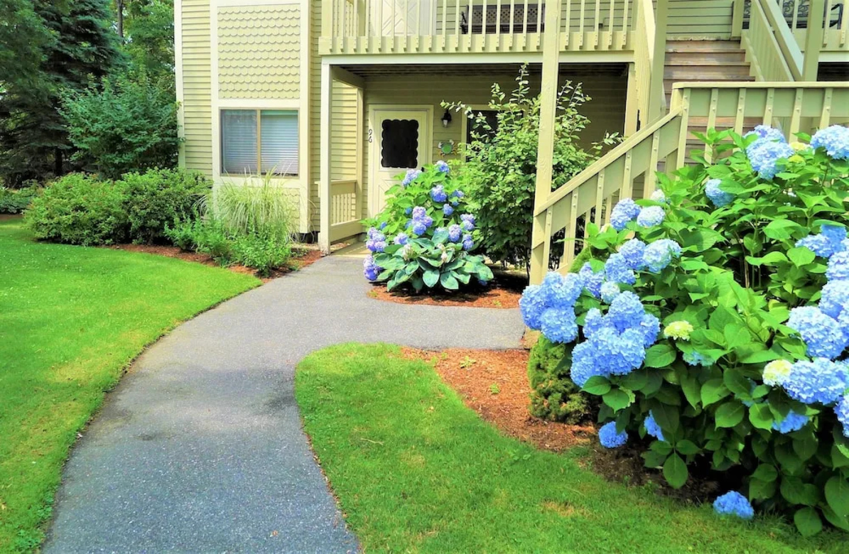 96 Eaton - 2 Bedroom Condo