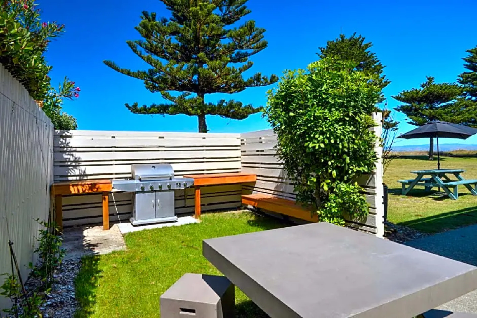 Whispering Sands Motel