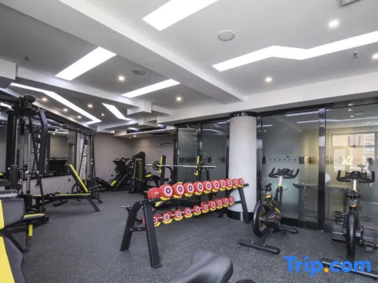 Heilongchen Business Hotel (Heihe Railway Station)