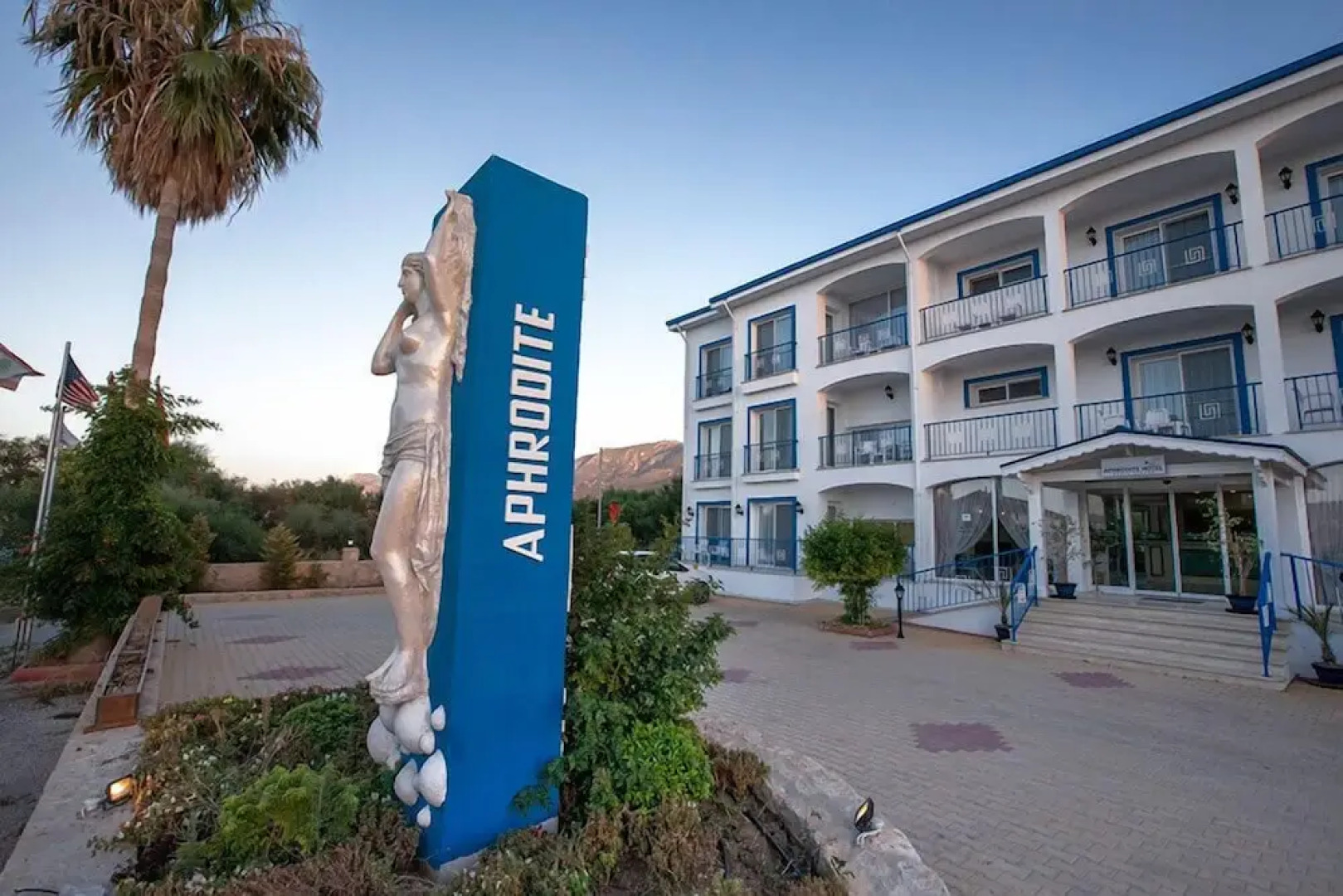 Queen Aphrodite Hotel