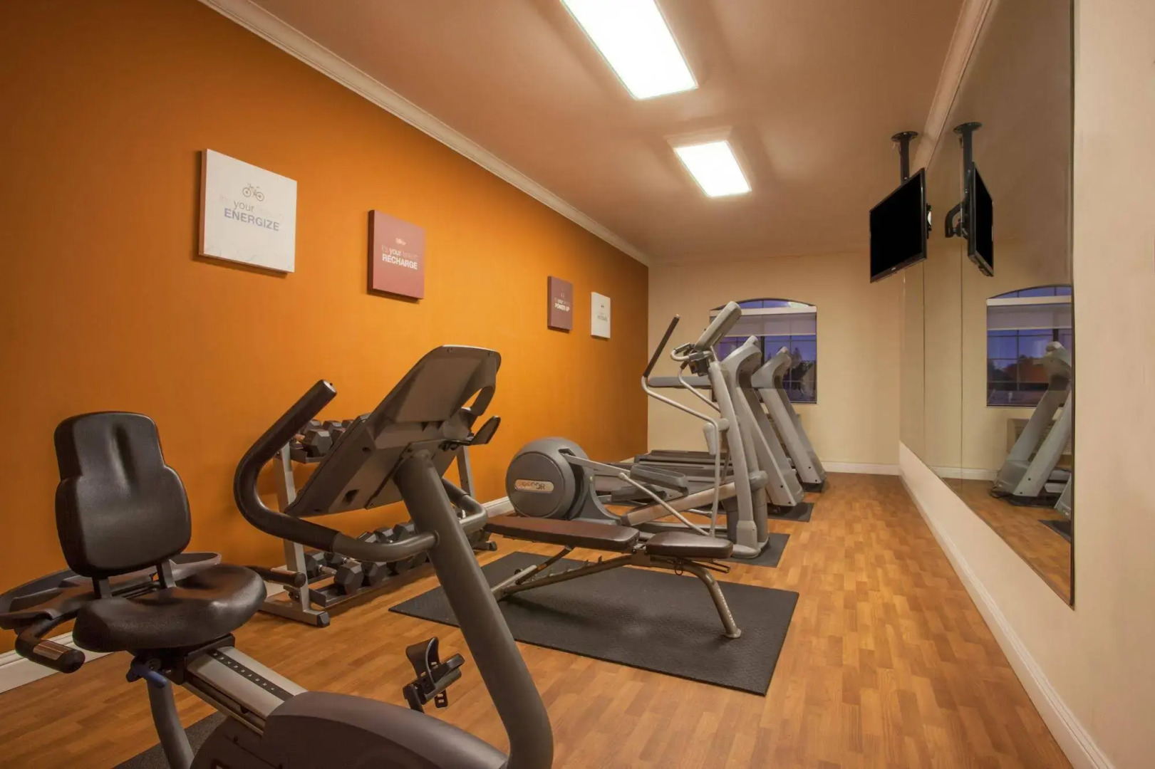 Holiday Inn Express & Suites Davis - University Area by IHG