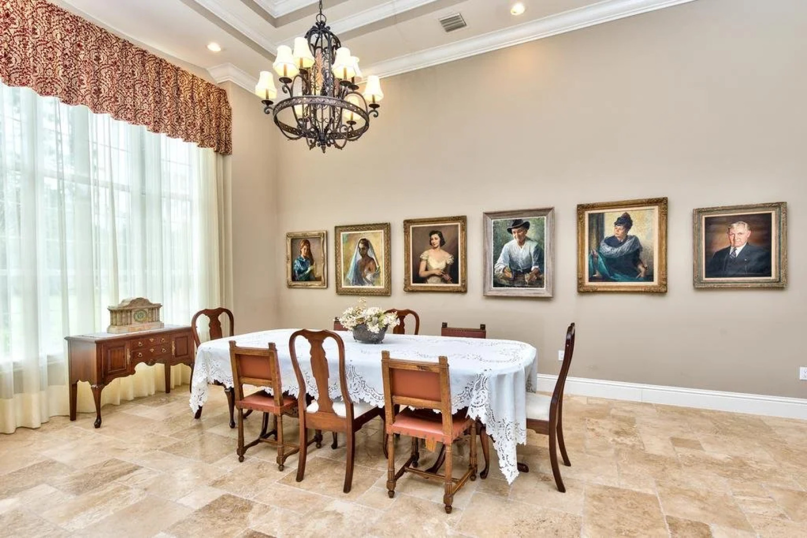 Knickerbocker Estate