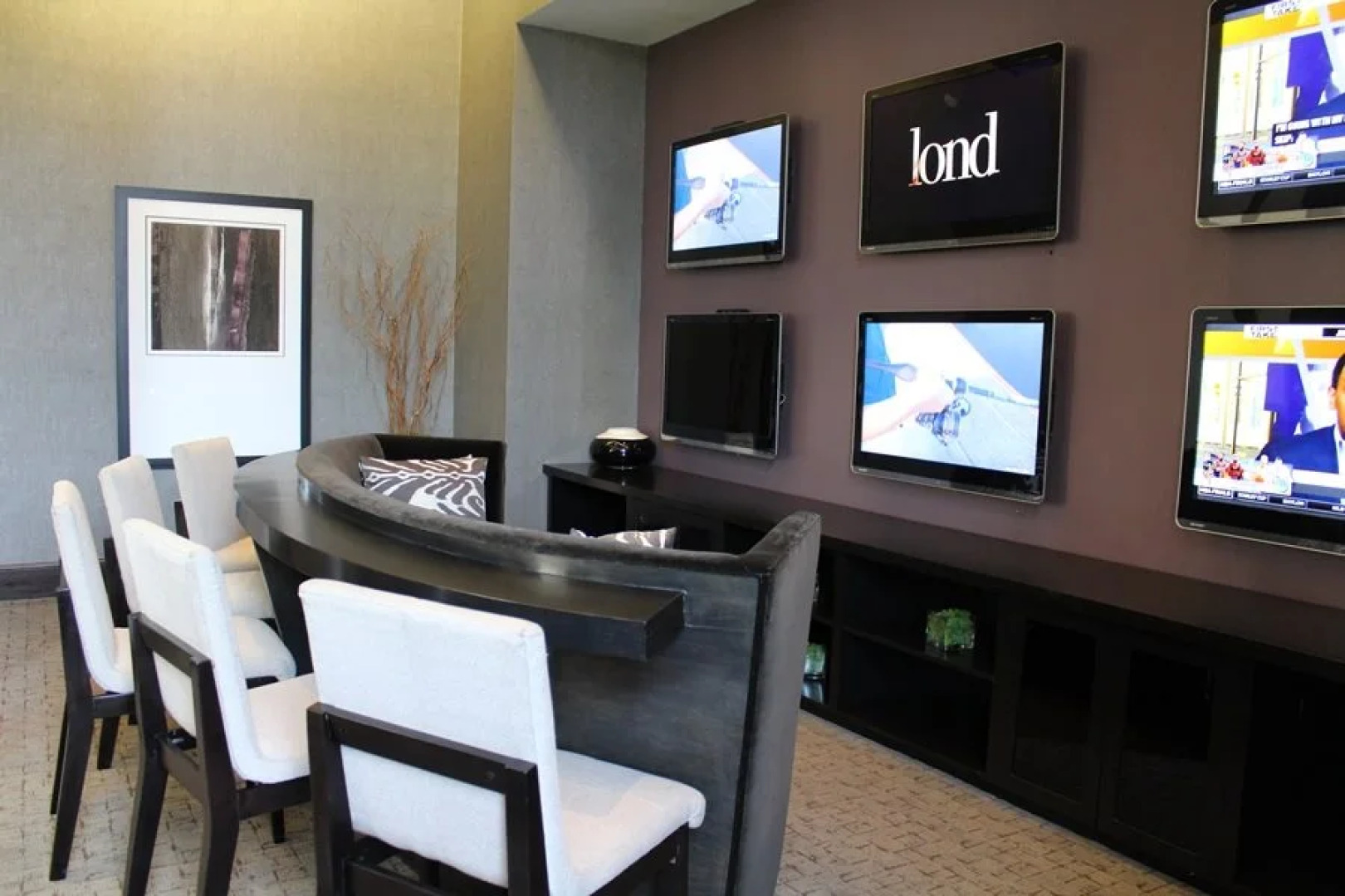 Bluebird Suites Near Newport Centre