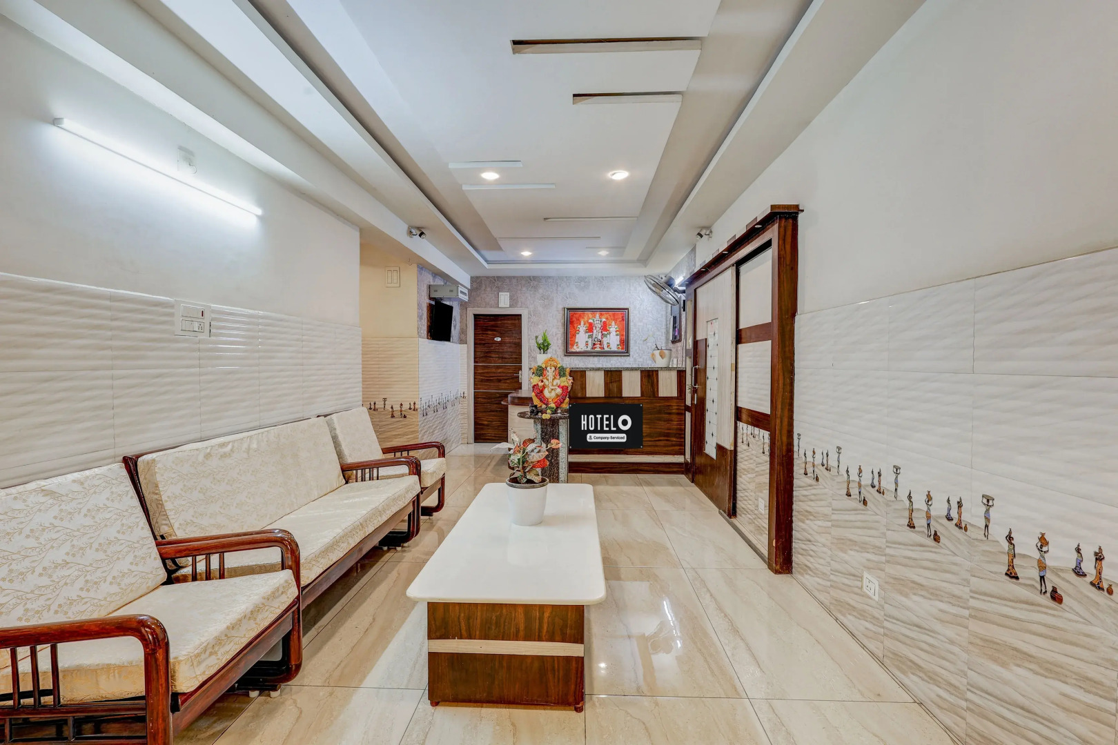 Super Hotel O Eluru Railway Station Formerly Sree Nitya Residency