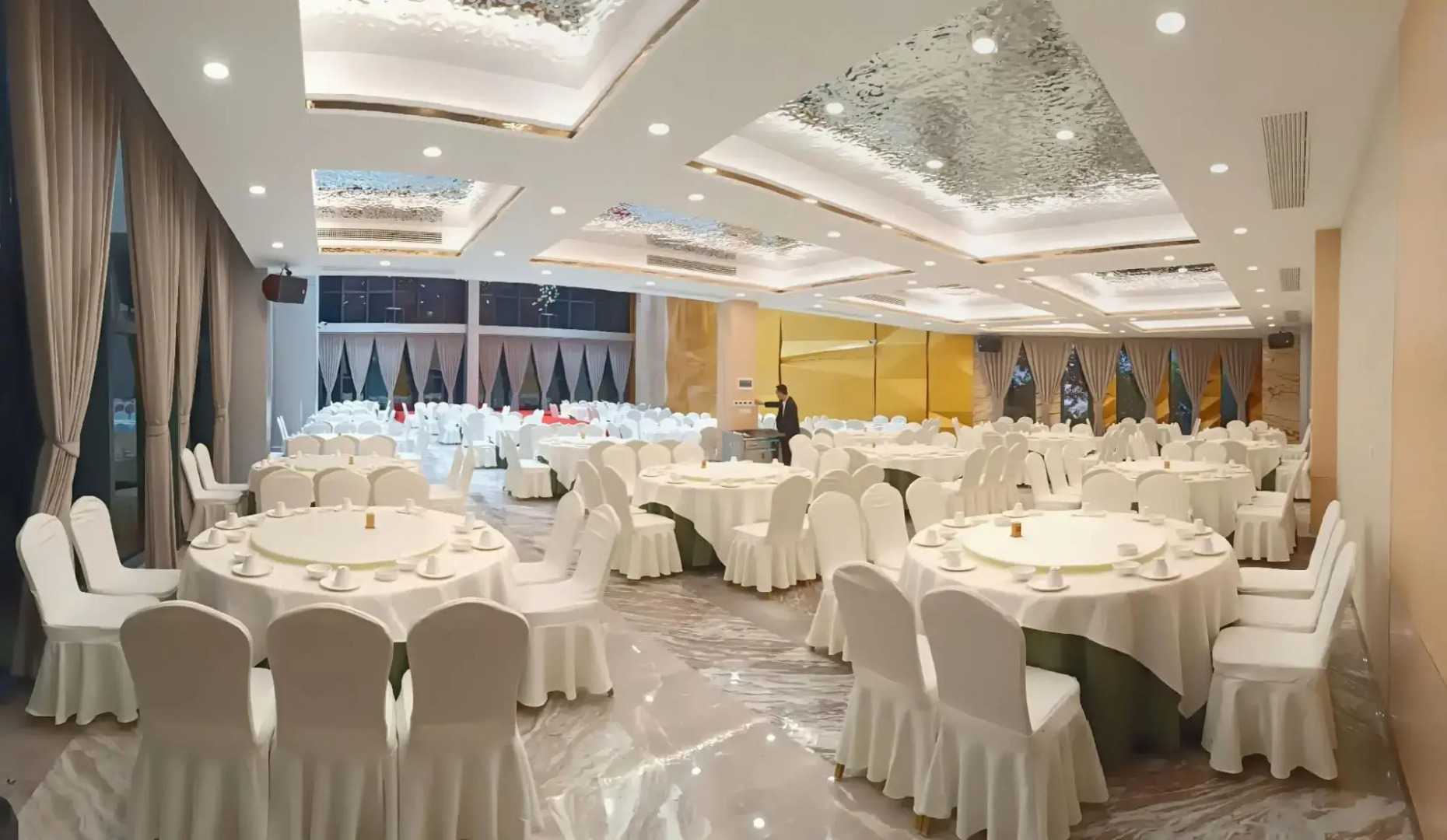 Lianhua Huating Business Hotel