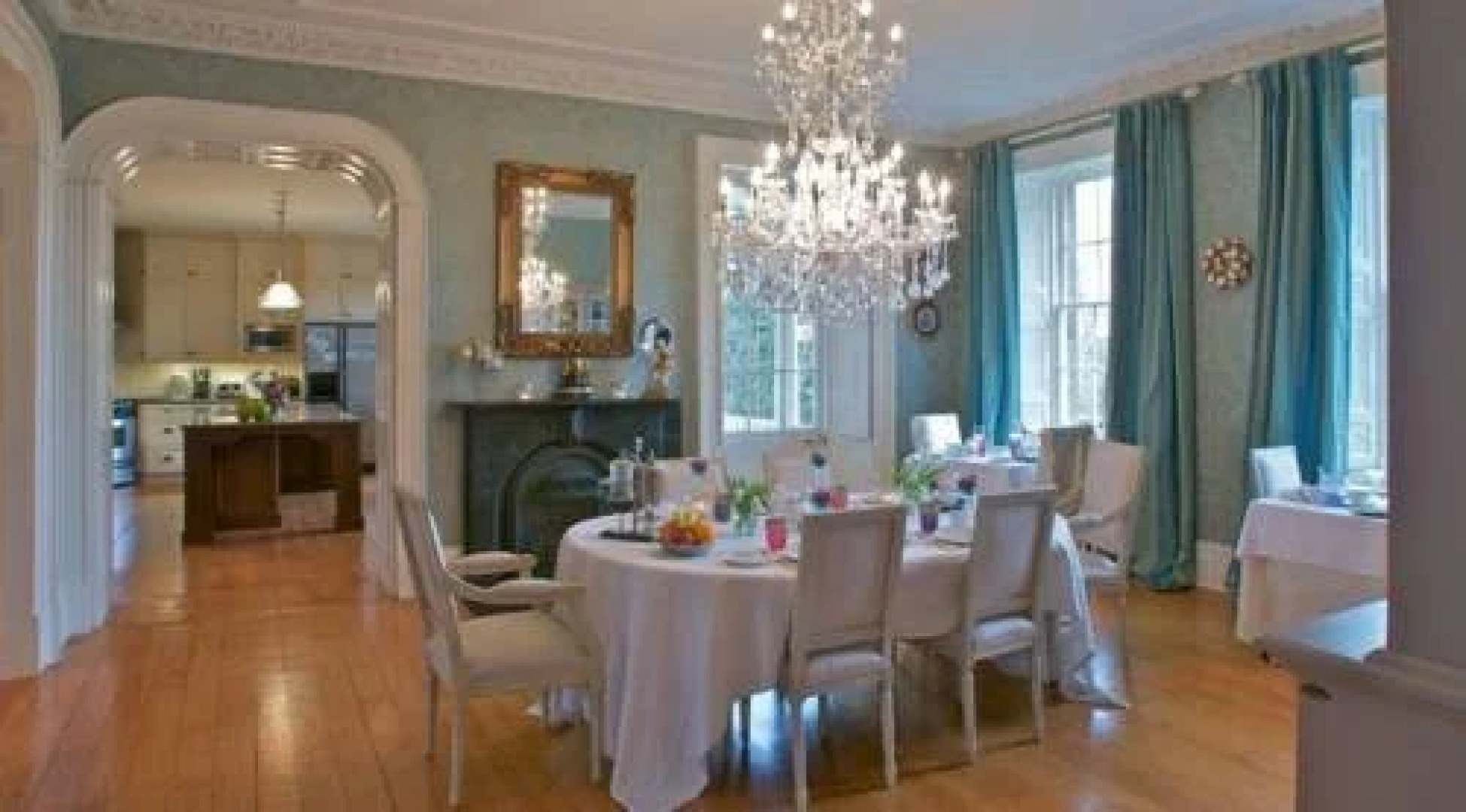 Maplehurst Manor Accomodations