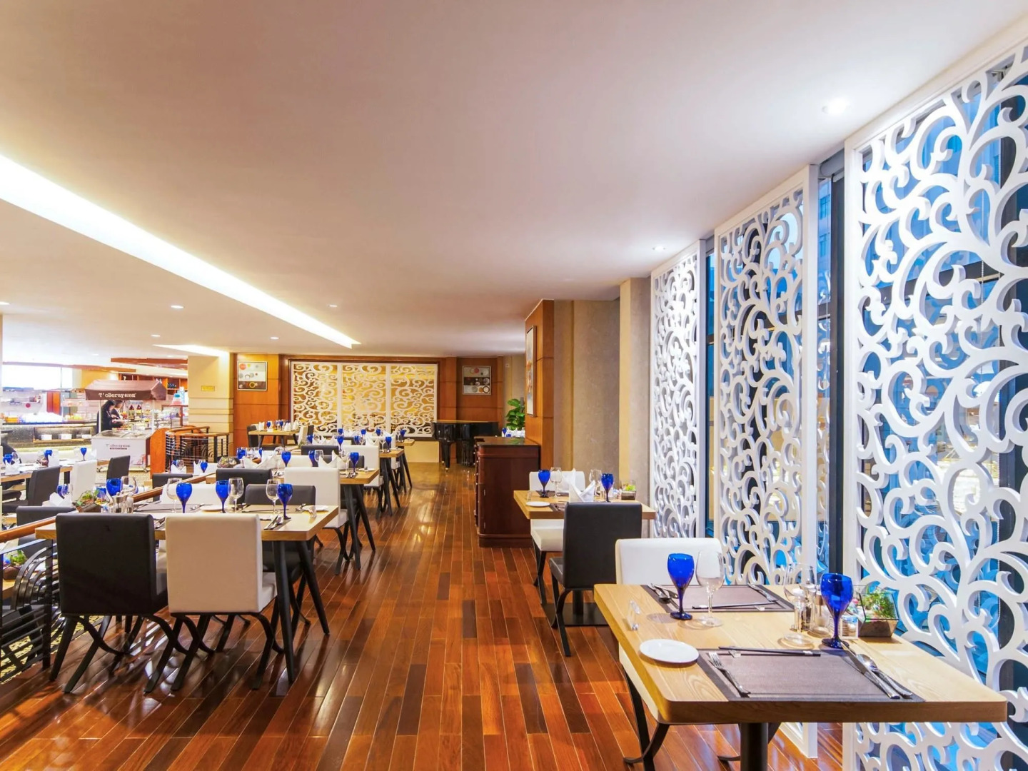 voco Wuhan Xinhua by IHG