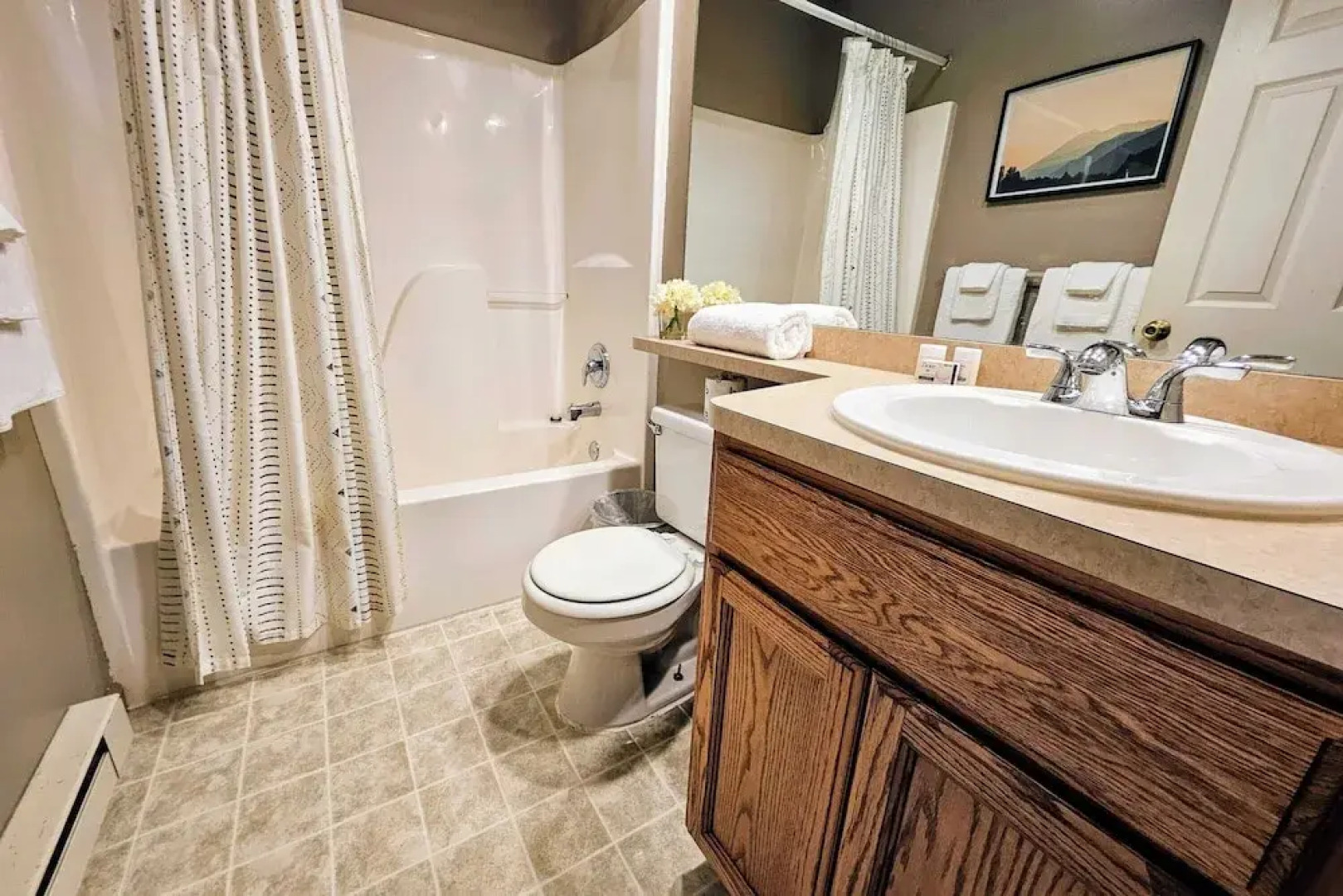 Summit Serenity by Avantstay Central Location w/ Mountain Views & Deck