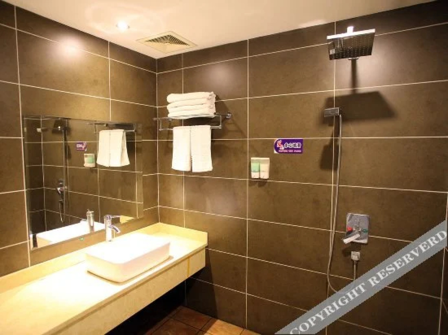 Sanchuan Theme Hotel