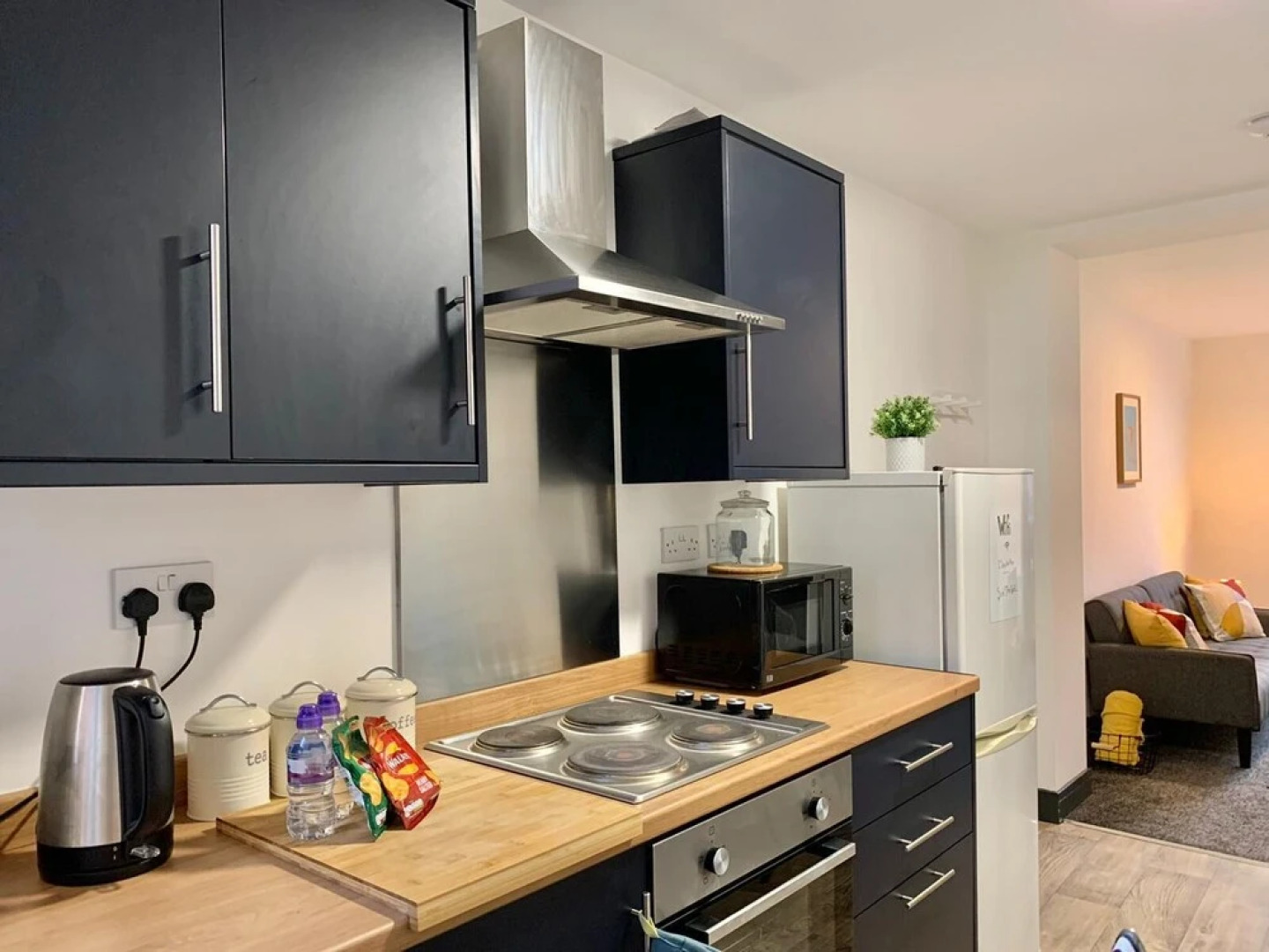 Flat 2, 3 Saville Place