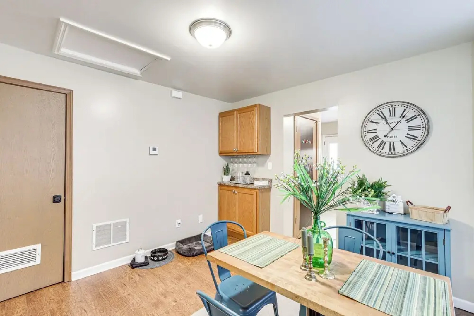 Pet-friendly Pacific Cottage Near Purina Farms!