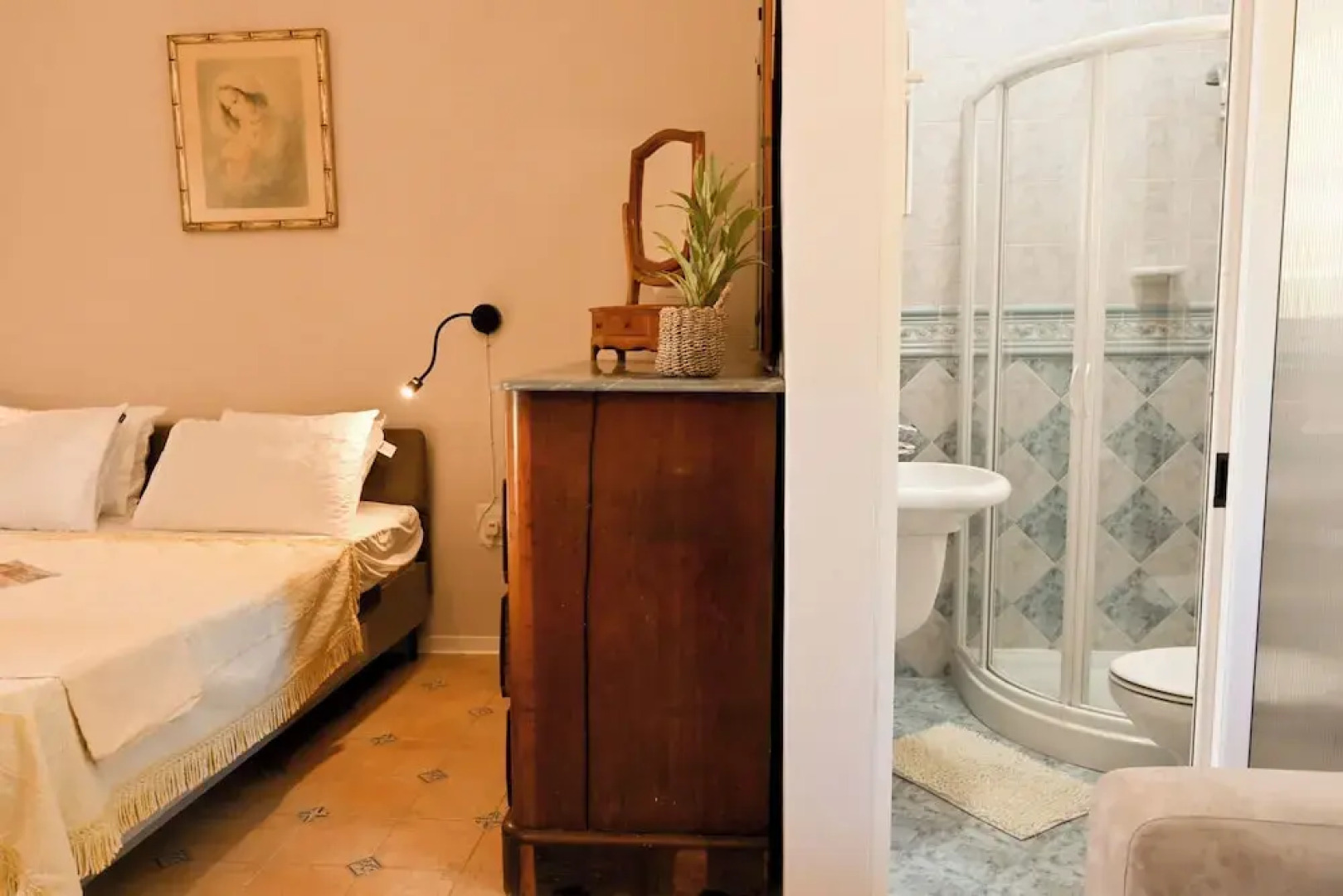 A Cosy Nest Overlooking The Sea