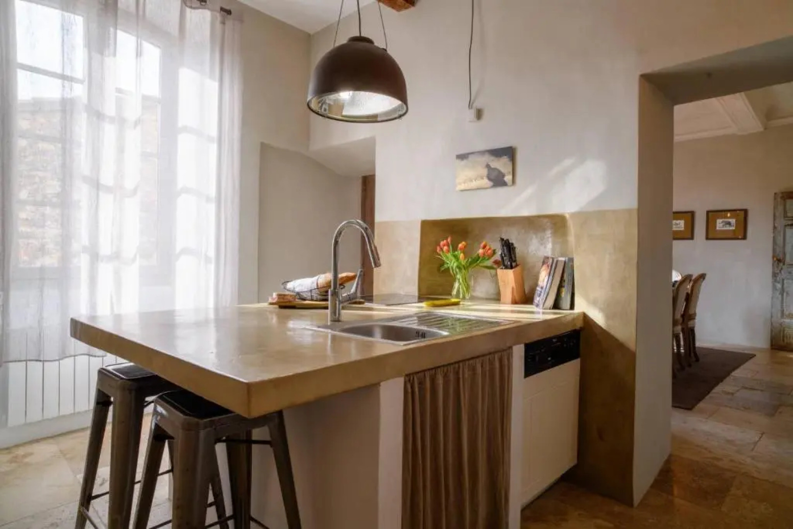 Luxurious Provencal Village House, Walk to Village Pool