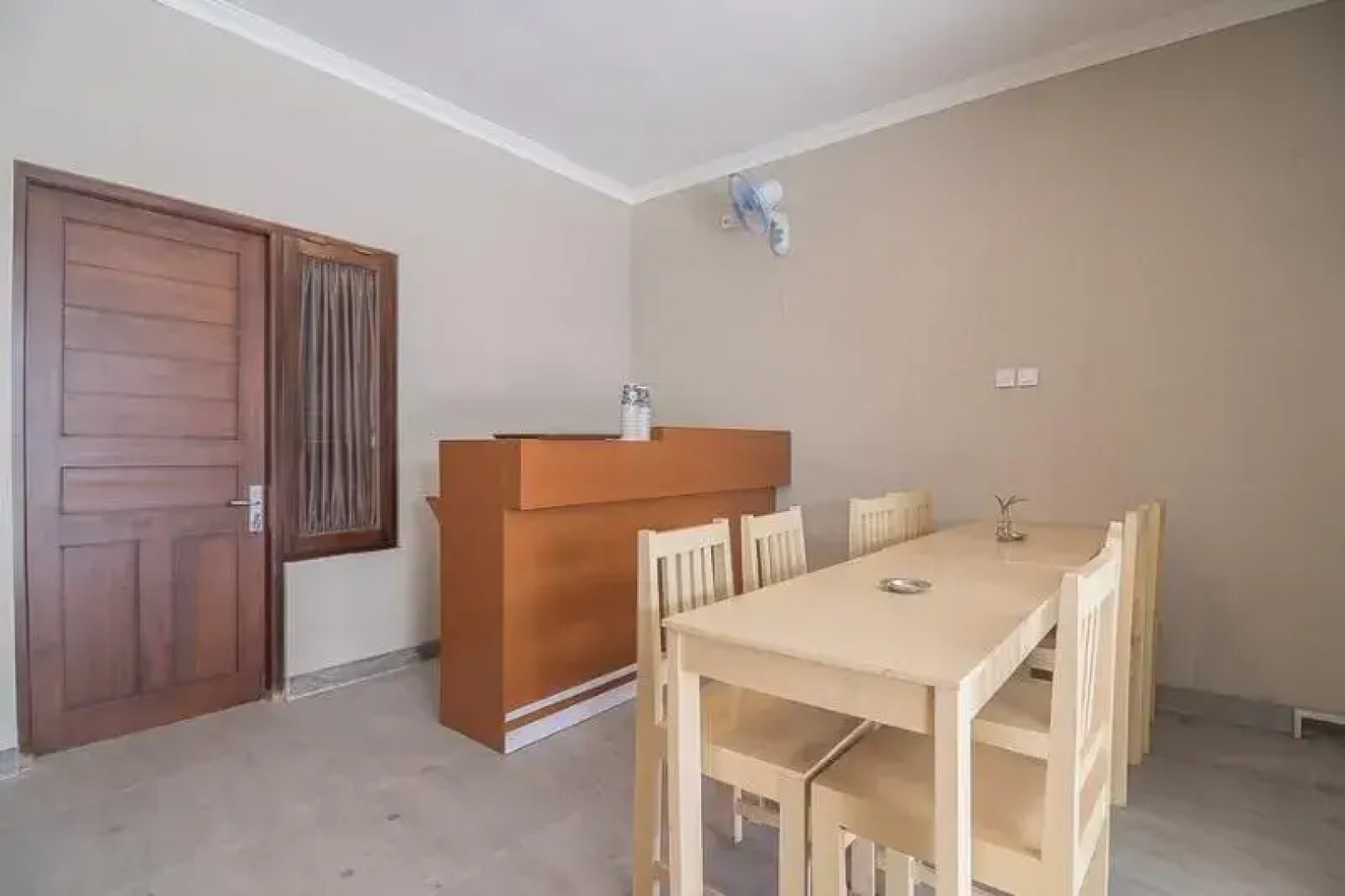 RedDoorz near Ambarukmo Yogyakarta