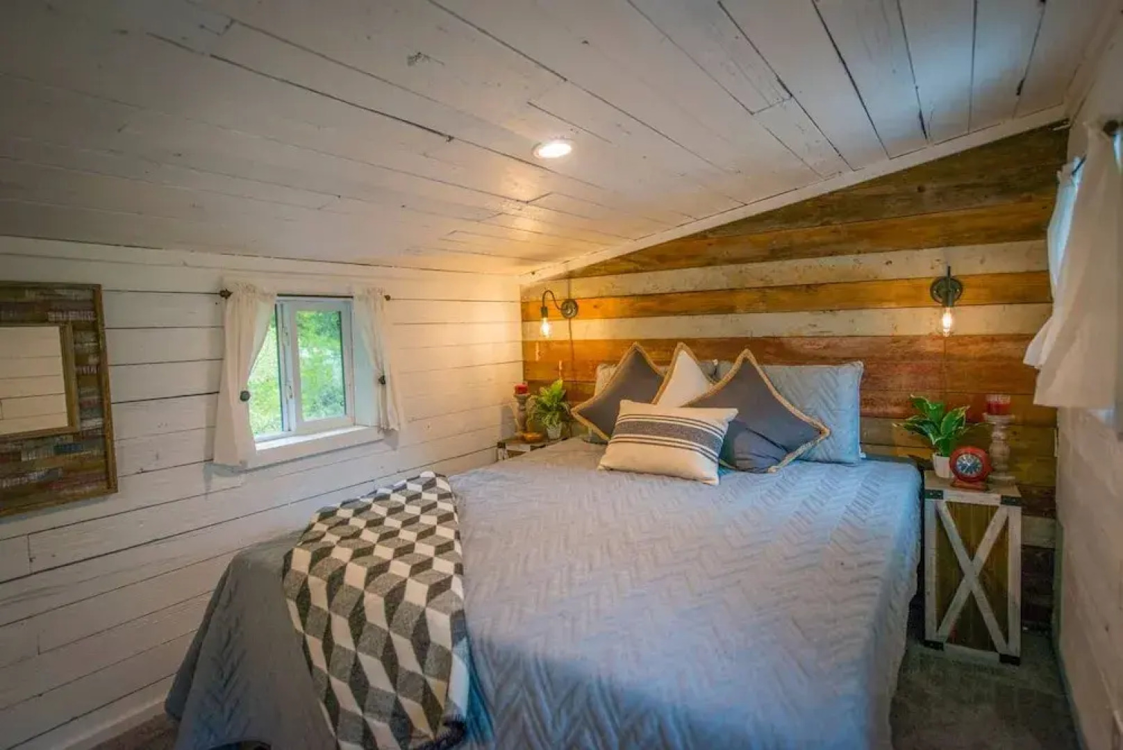 Cozy Cabin Little Red Hen 12 min to Magnolia