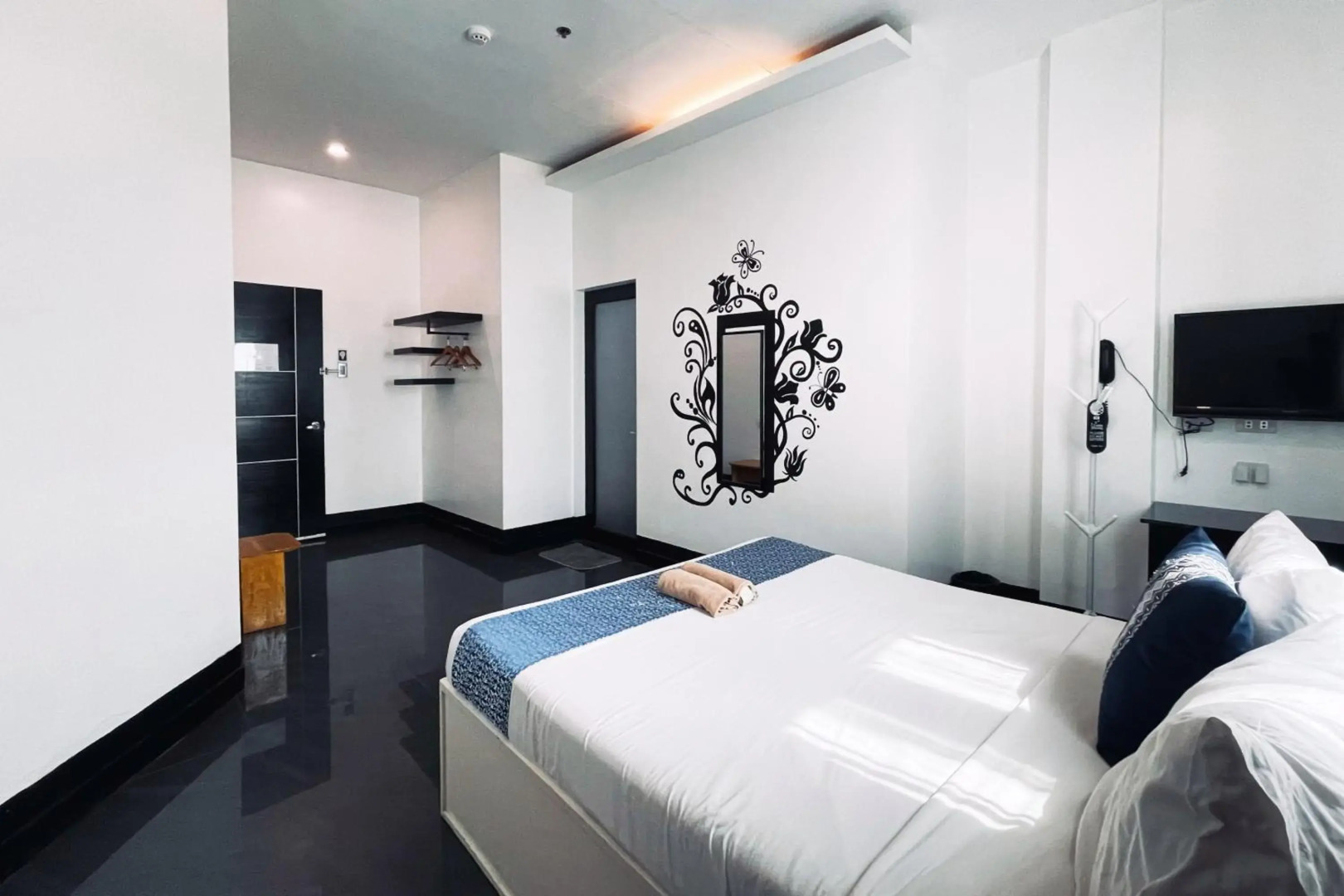 The ApplePeach House