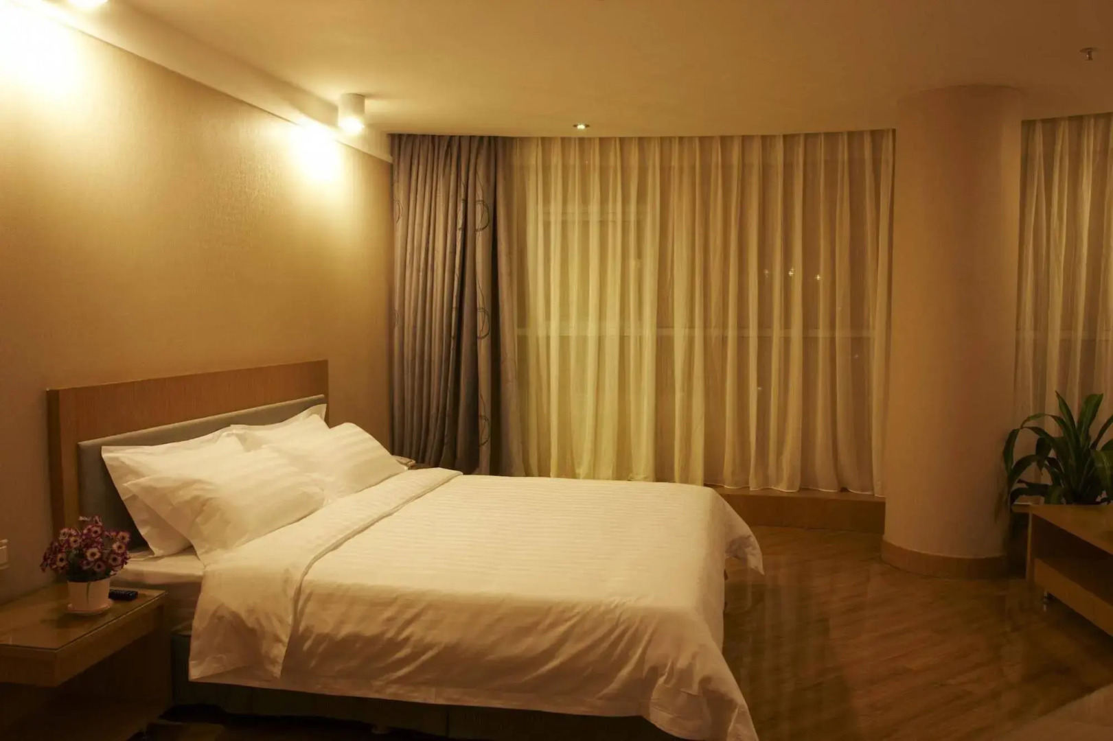 Zhanjiang Jinrun Holiday Inn