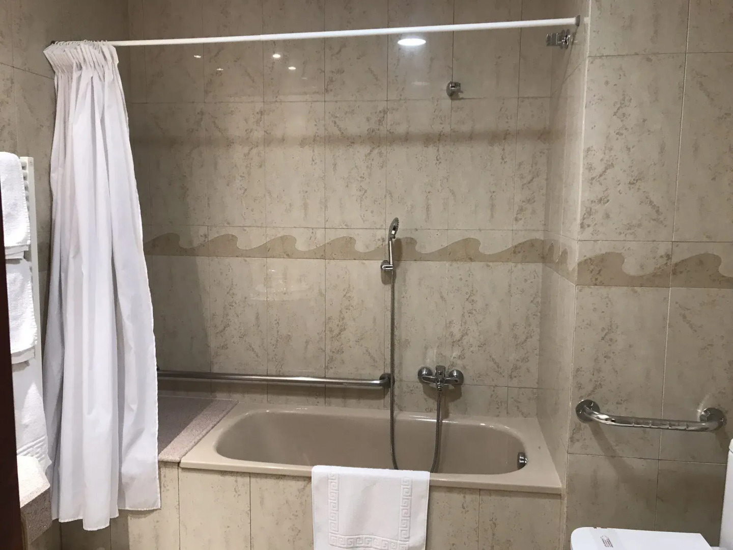 Hotel Suís