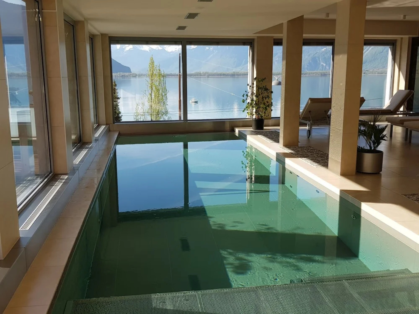 Montreux Lake View Apartments and Spa