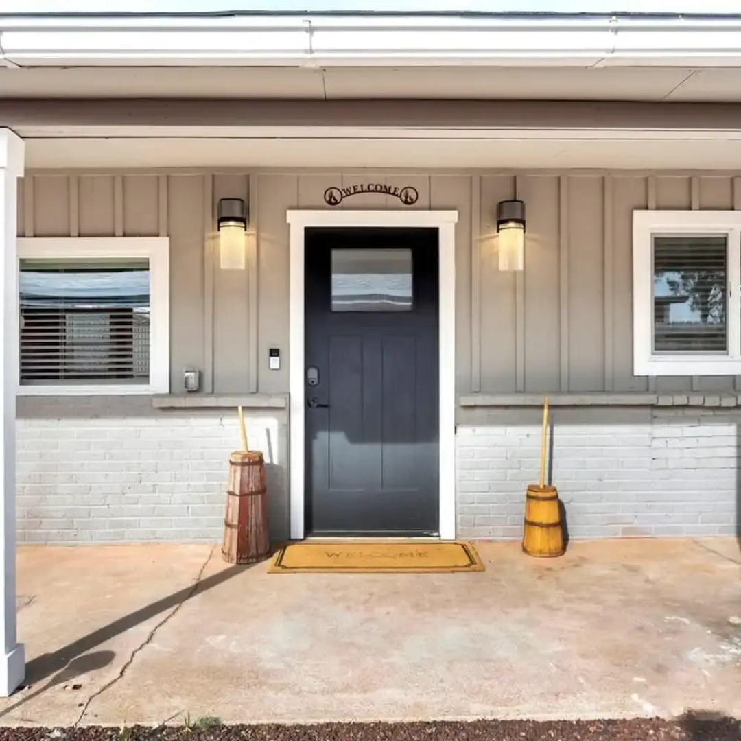 Spacious 4BR Home Near Grand Canyon Sleeps 10