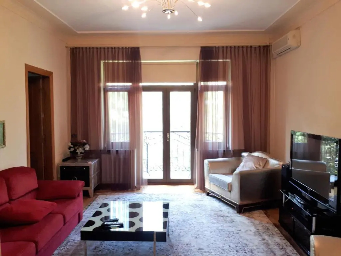 Luxury Apartments Darvina Street