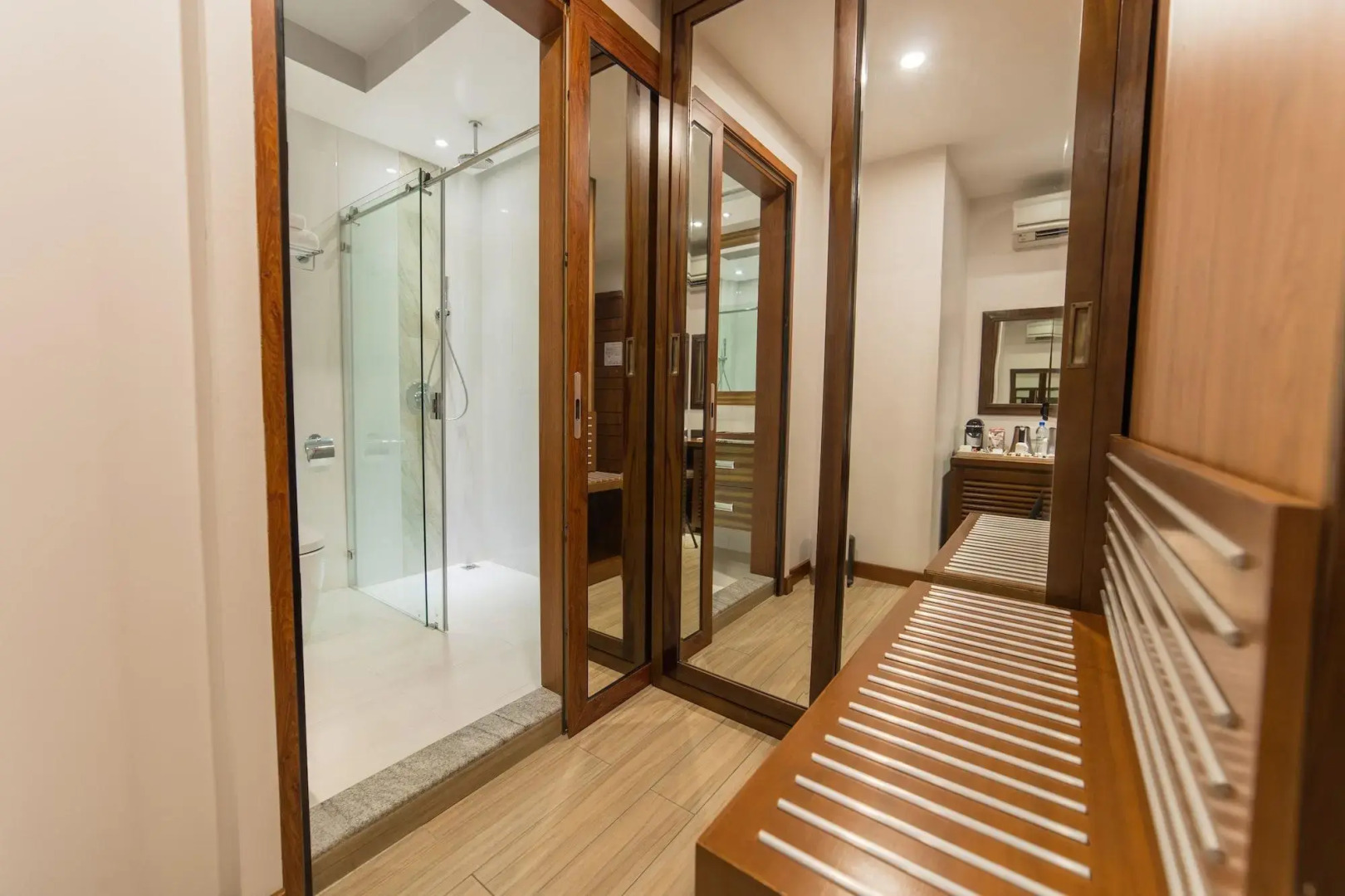 Отель Samann Host