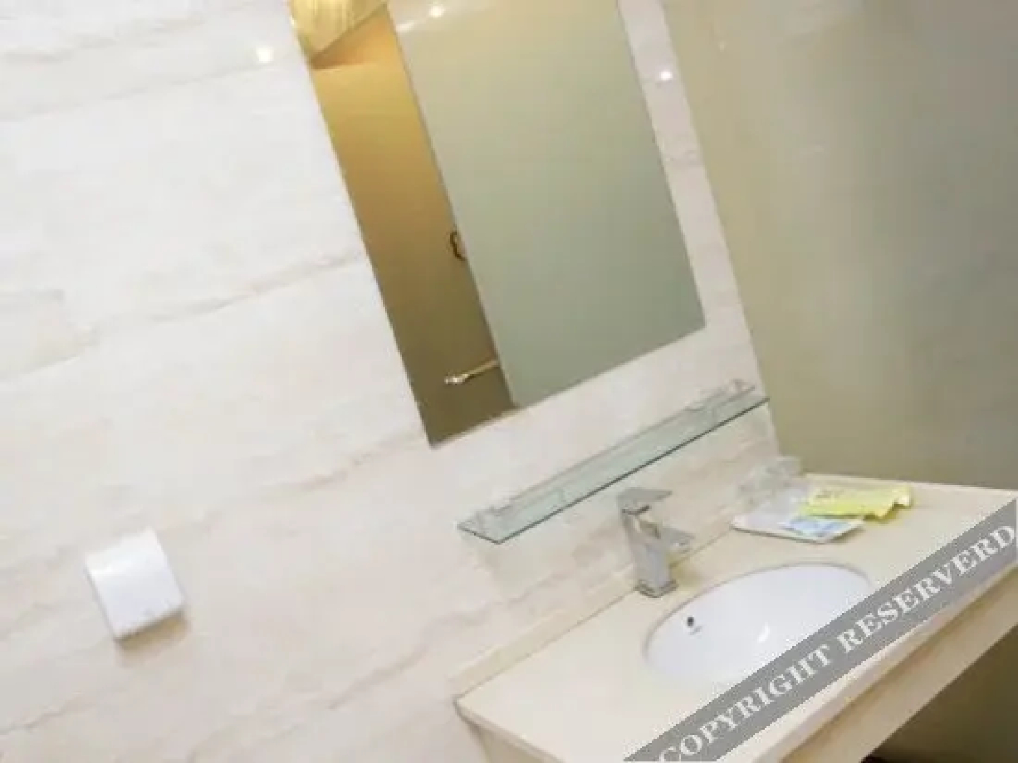 Yichang Spring Business Hotel