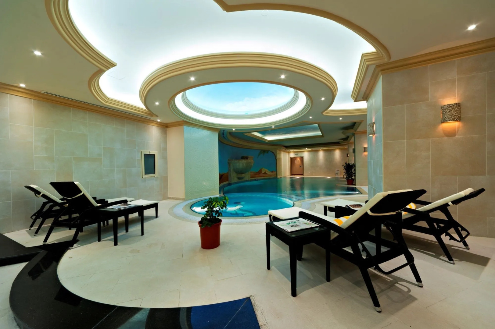 Magnum Hotel & Suites West Bay