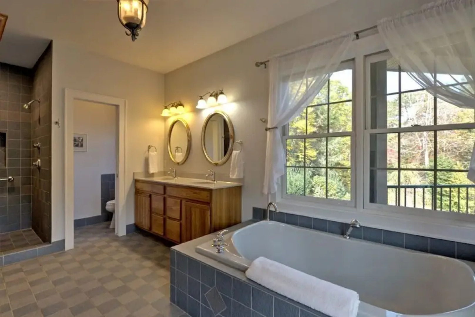 Lake Serenity - 6 Br Home