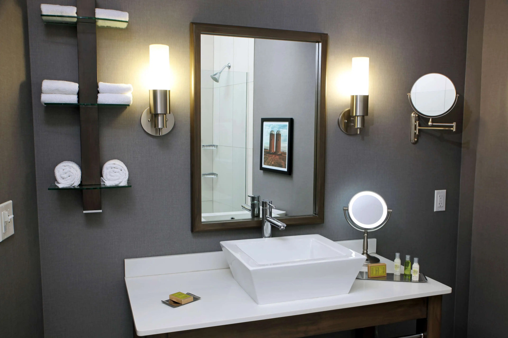 DoubleTree by Hilton West Fargo Sanford Medical Center Area