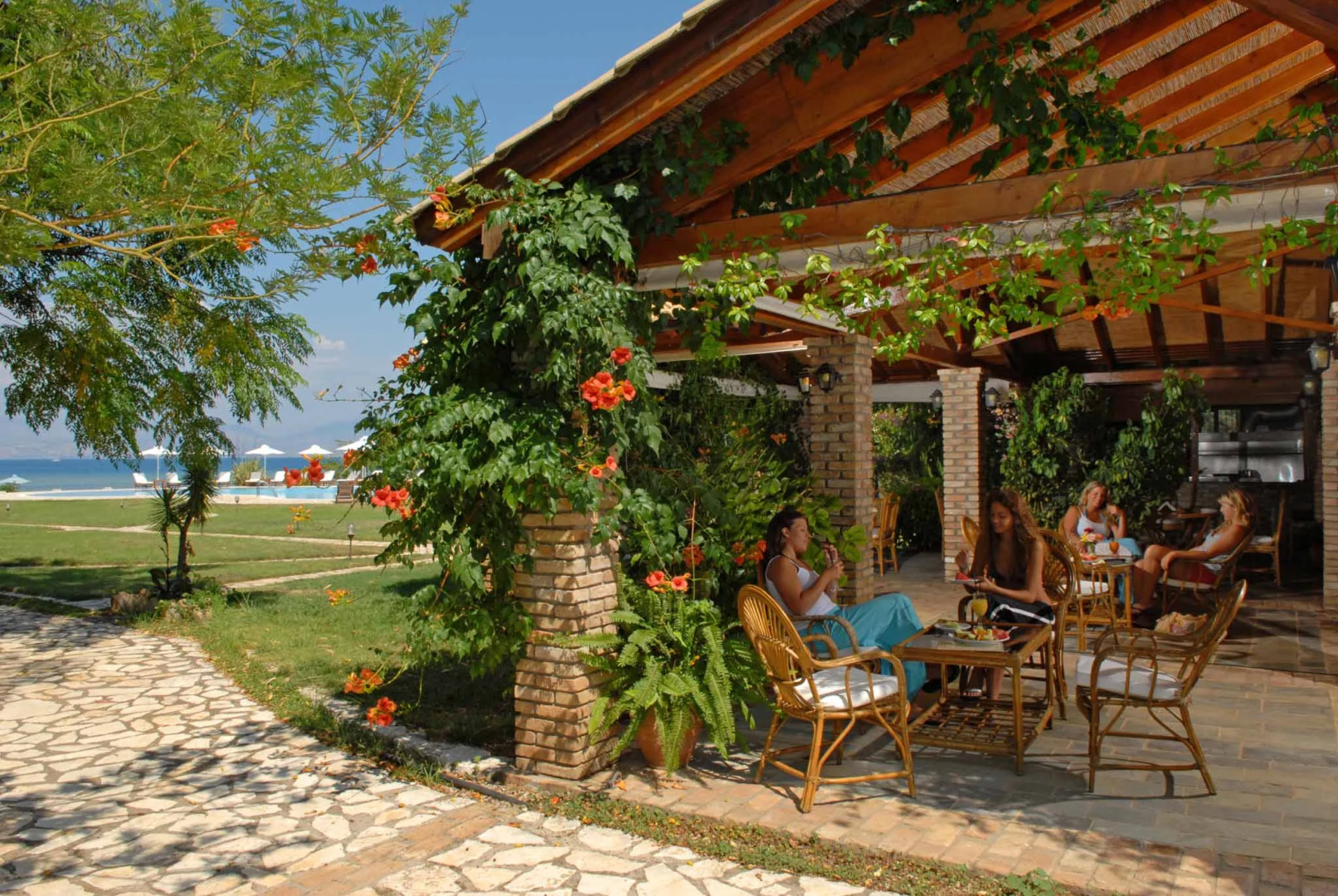 Chrismos Luxury Suites & Studios