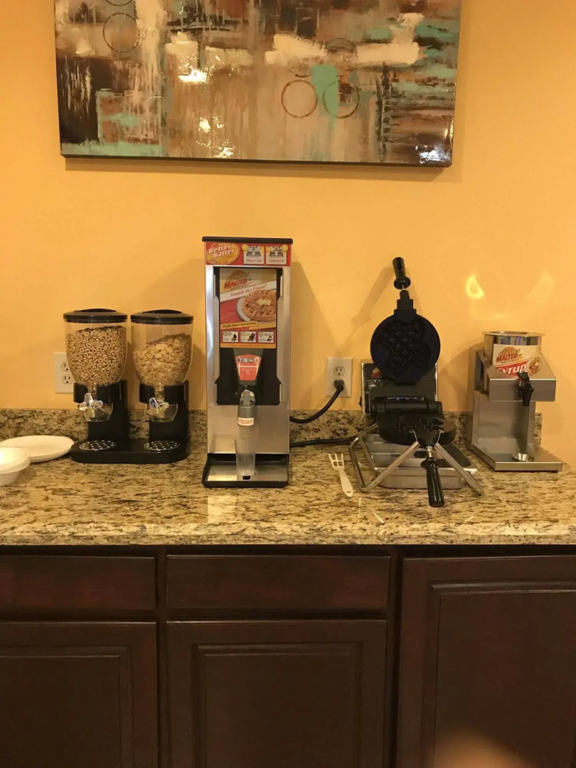 Los Fresnos Inn and Suites