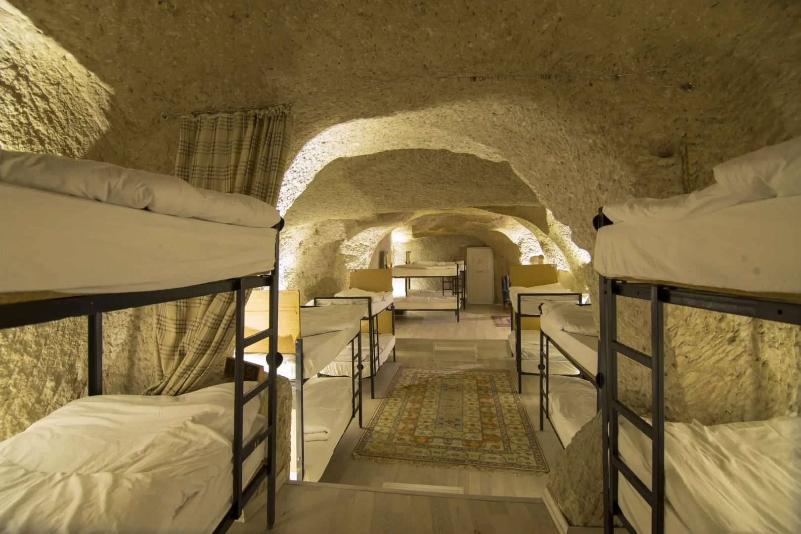 Kamelya Cave Hostel - Adults Only