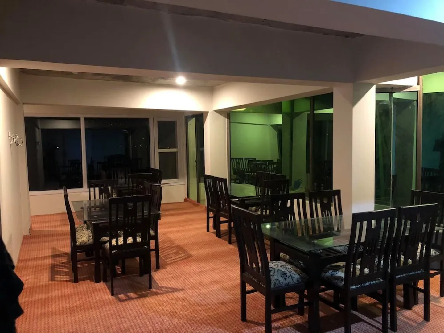 Hotel Hunza White House